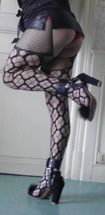 TRAV F�MININE � BASTIA POUR HOMME HETERO