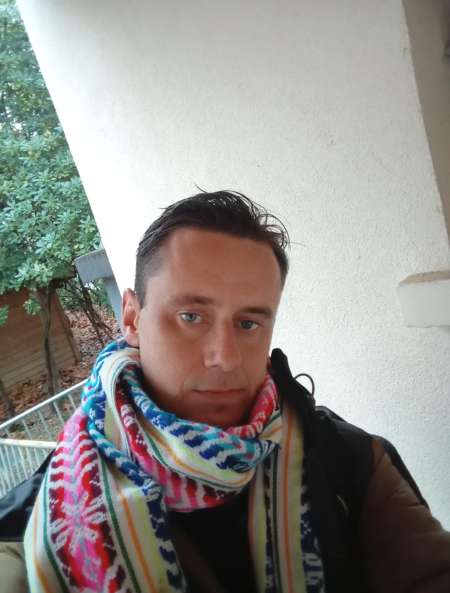 Recherche femme pour une 1�re